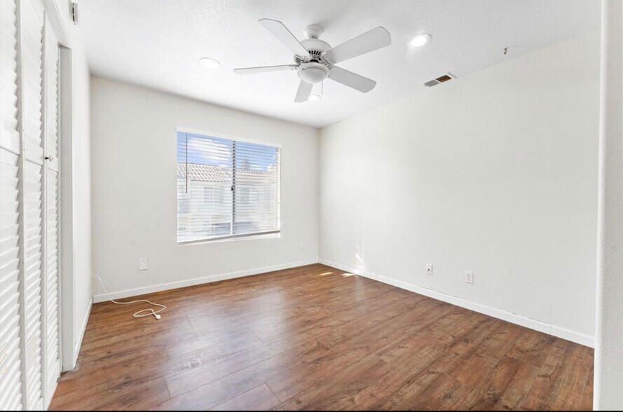 Building Photo - 35 Fleurance St