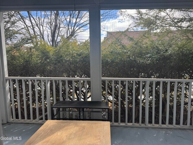 Building Photo - 186 S Allen St