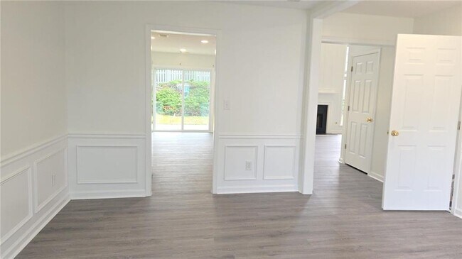 Building Photo - 4010 Ridgefair Dr