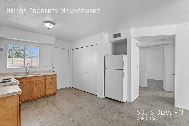 Building Photo - 533 S Olive
