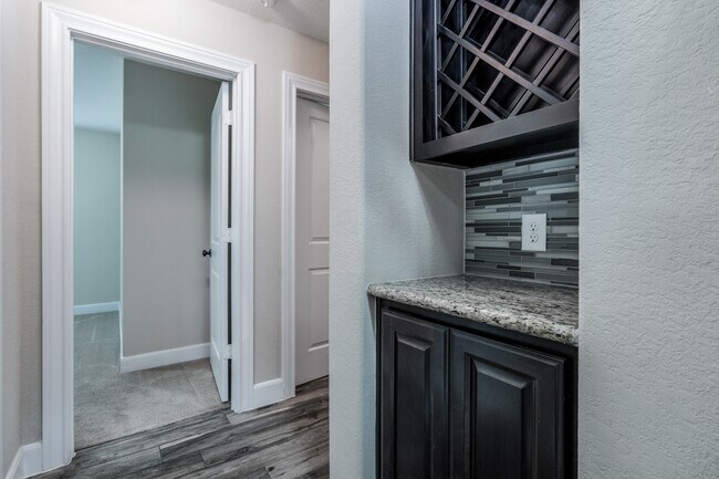 Building Photo - 18123 Willow Edge Dr