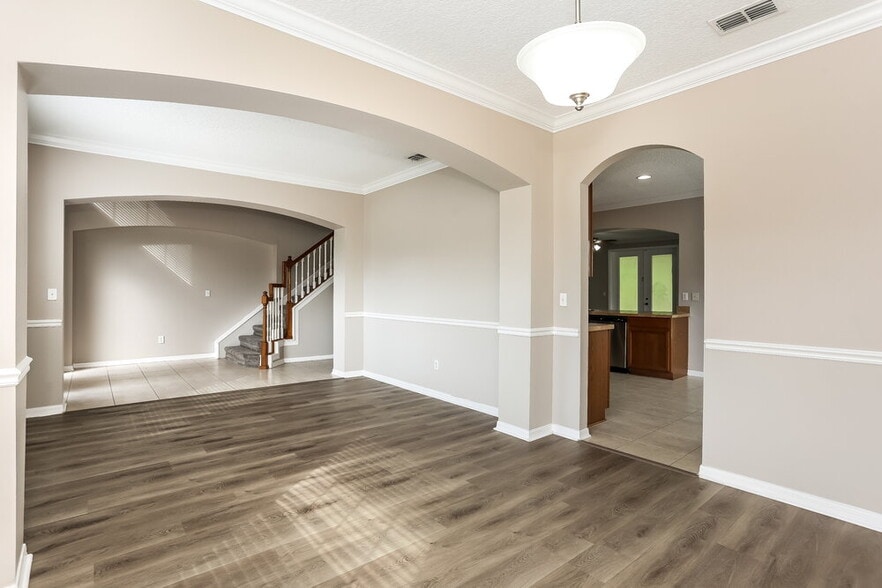 Building Photo - 703 Red Cedar Ct