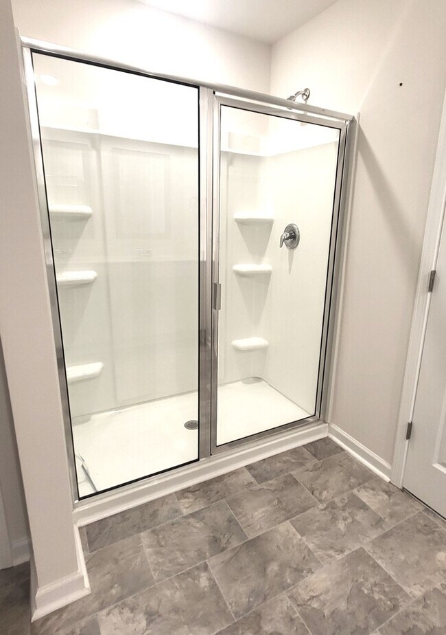 Building Photo - New Three Bedroom Townhouse in Greer SC!