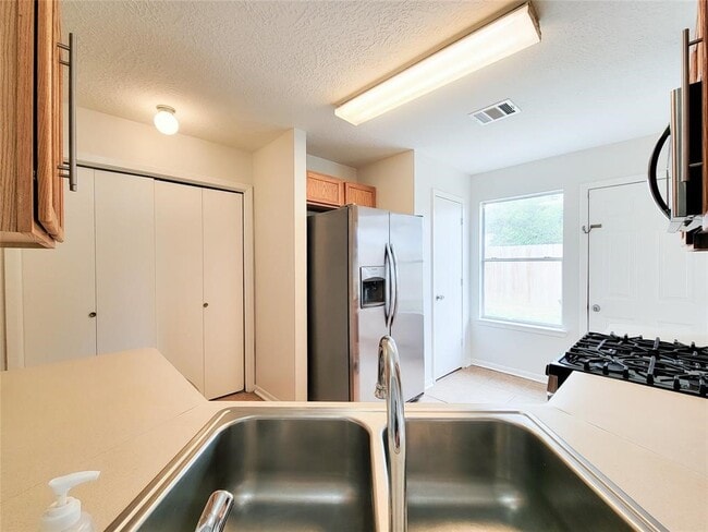 Building Photo - 19331 River Bottom Rd