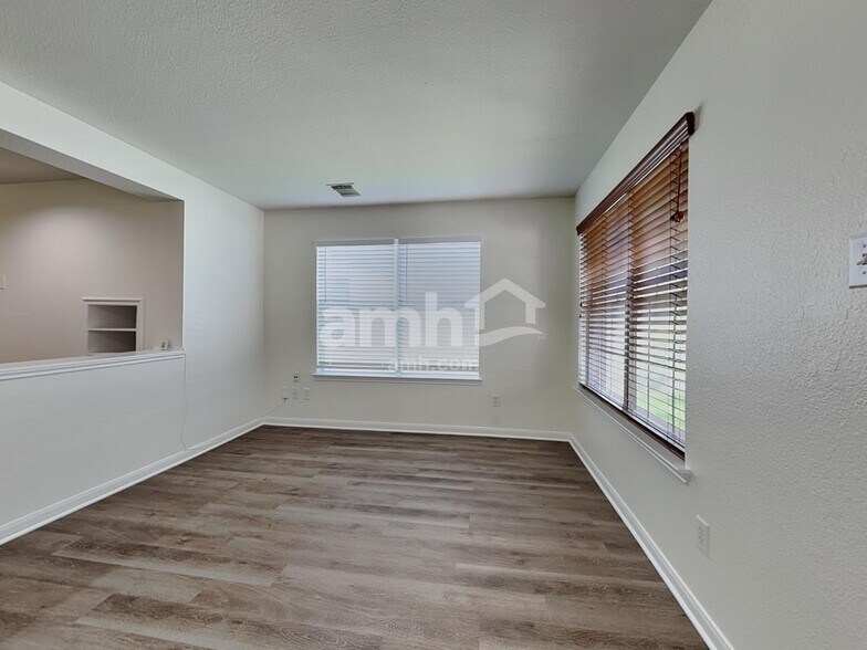 Building Photo - 29427 Legends Hill Dr