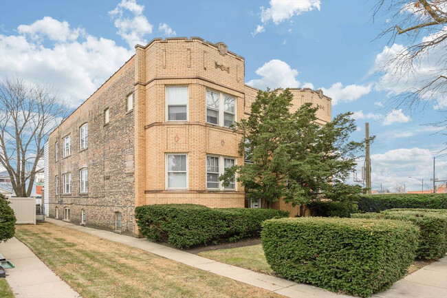 Primary Photo - 3617 N Sawyer Ave