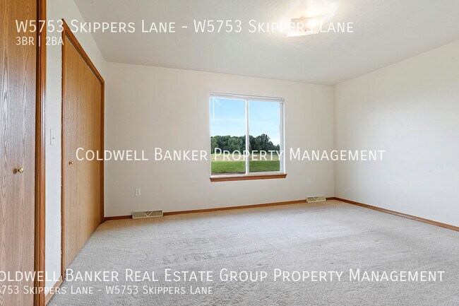 Building Photo - W5753 Skippers Ln