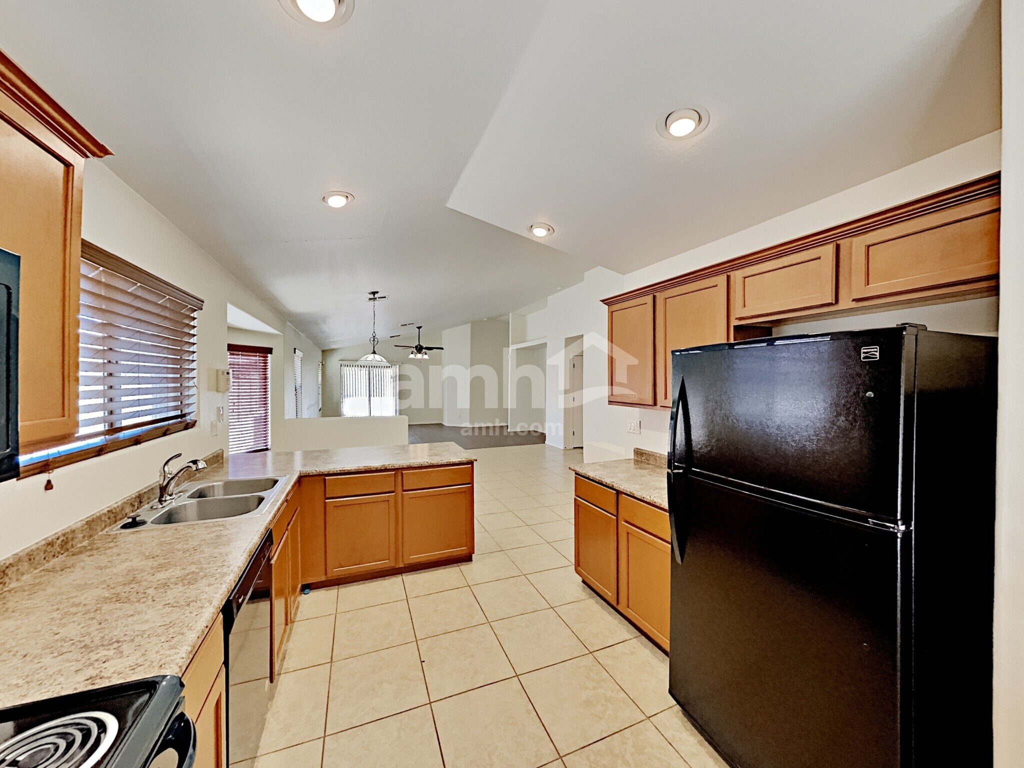 Building Photo - 3207 S 94th Ave