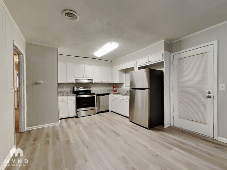 Building Photo - 255 Bellwood Ln