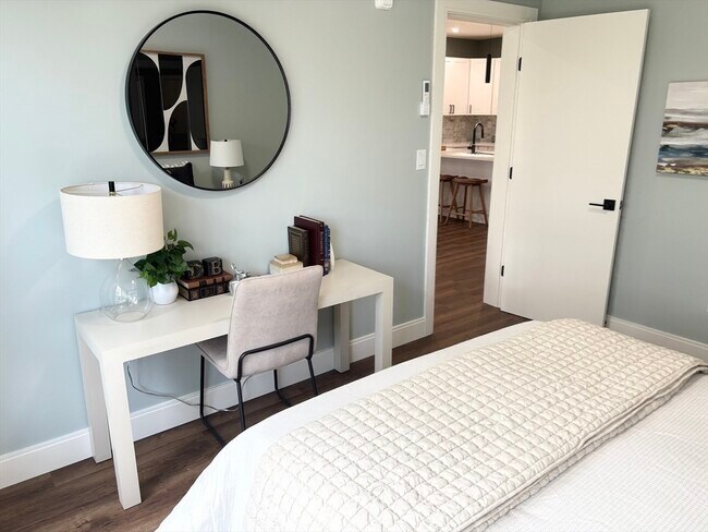 Building Photo - 1391 Main St