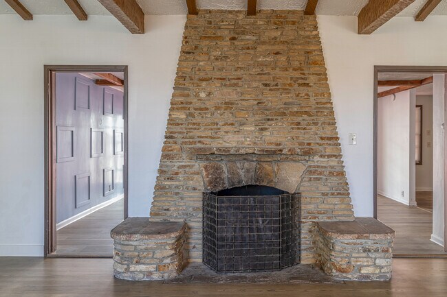 Building Photo - 3940 Hubert Ave