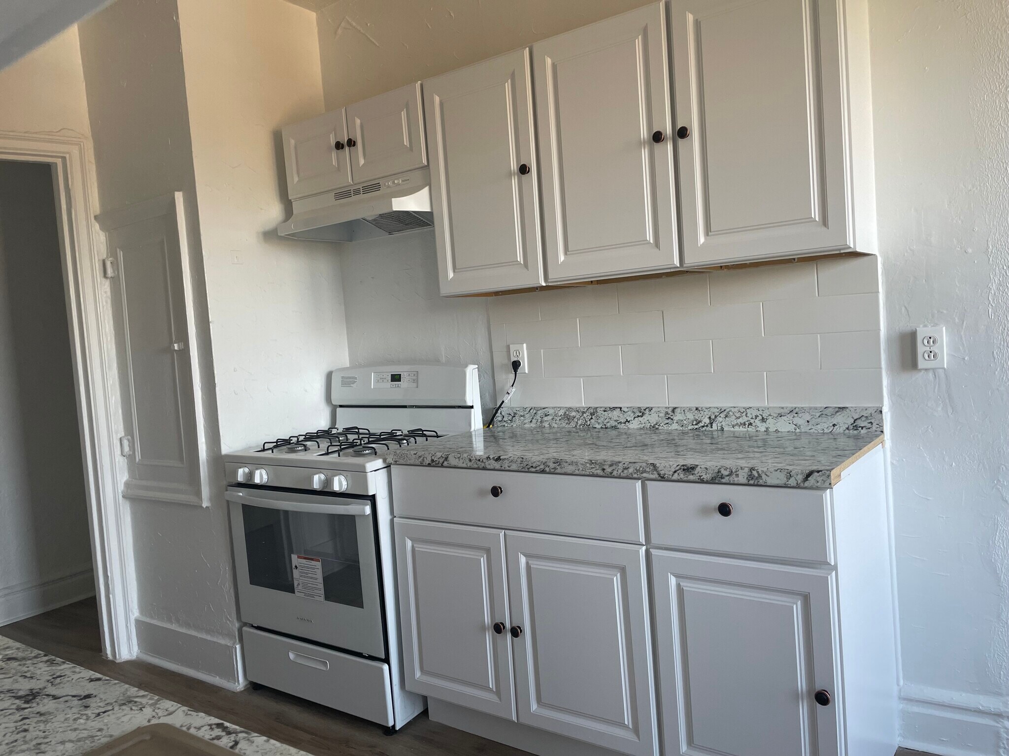 Building Photo - 211 Glenwood Ave