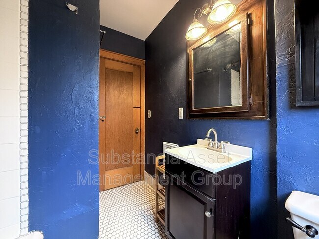 Building Photo - 2317 NW 13th St