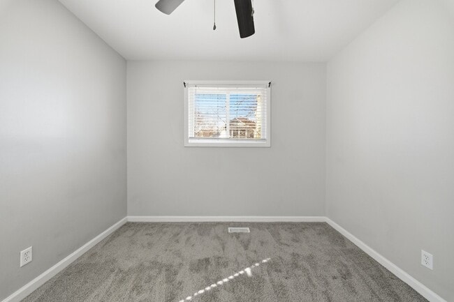 Building Photo - 613 Normandy St