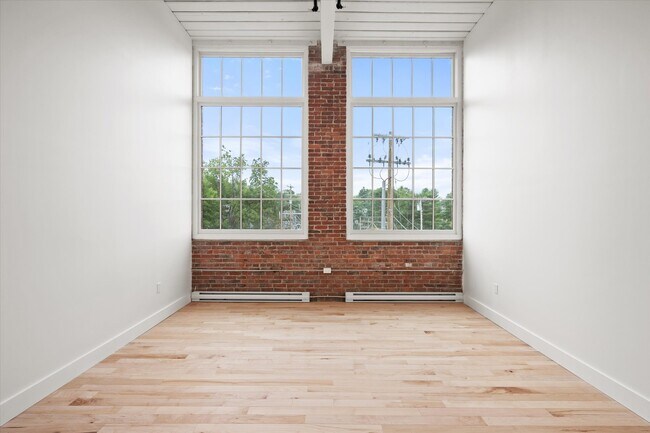 Building Photo - Spinning Mill