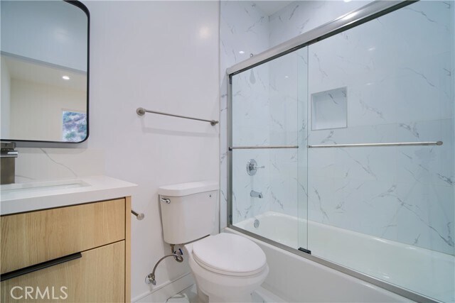 Building Photo - 257 S Ave 54