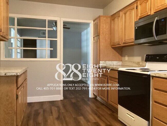 Building Photo - *AVAILABLE NOW* SPACIOUS 3 BED/1.5 BATH SINGLE FAMILY HOME IN MWC!