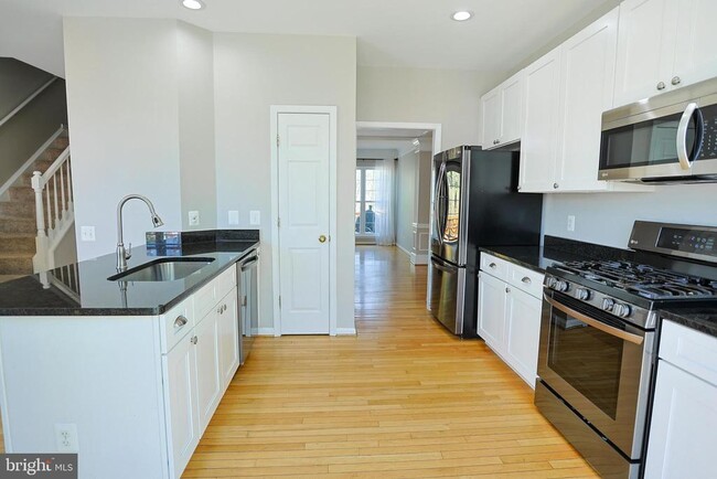 Building Photo - 3641 Bracknell Dr