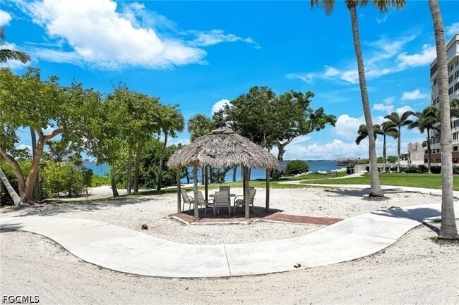 Building Photo - 14250 Royal Harbour Ct
