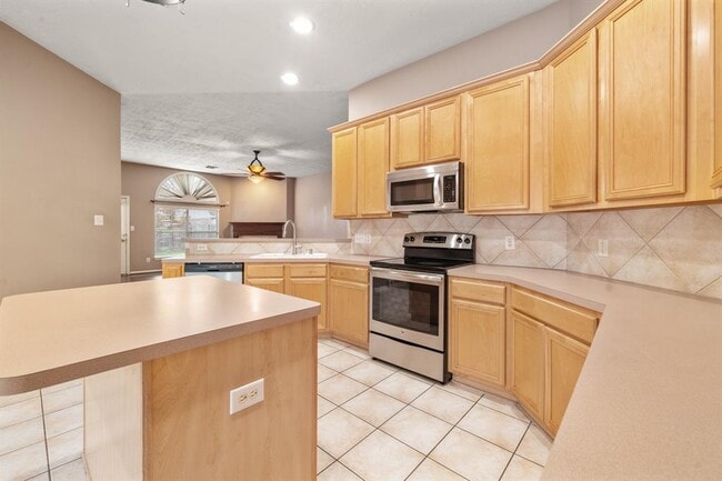 Building Photo - 7803 Blue Stream Ct