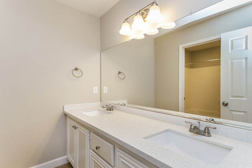 Building Photo - 3590 Bella Sovana Ct