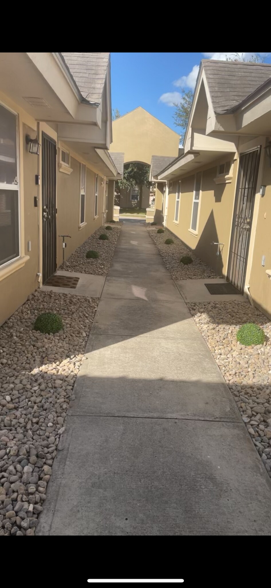 Building Photo - 1803 W Bronze St