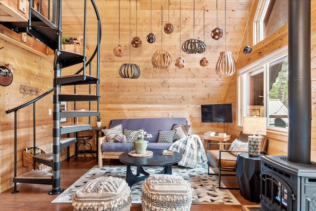 Building Photo - 102 Tahoma Pl