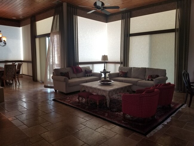 Building Photo - Winter Furnished Rental