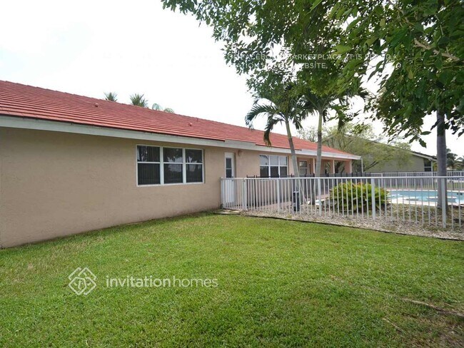 Building Photo - 510 NW 197th Ave