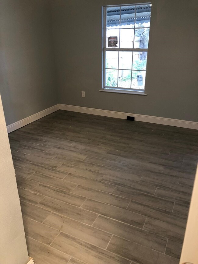 Building Photo - 3031 Groton Dr