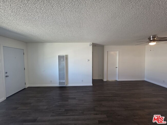 Building Photo - 11716 Oxford Ave