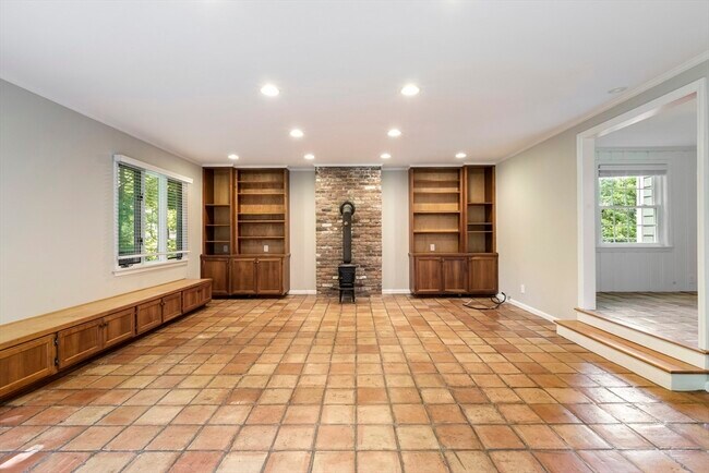 Building Photo - 216 Claybrook Rd