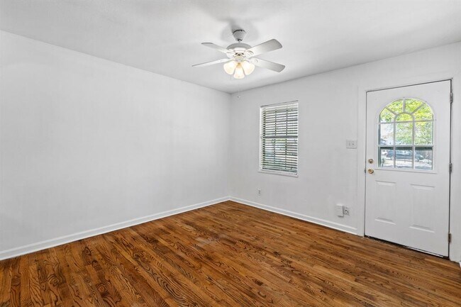 Building Photo - 1709 Patton Ln