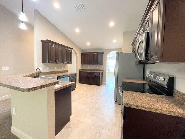 Building Photo - 8225 SW 135th Street Rd