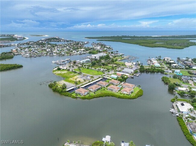 Building Photo - 330 Kon Tiki Dr