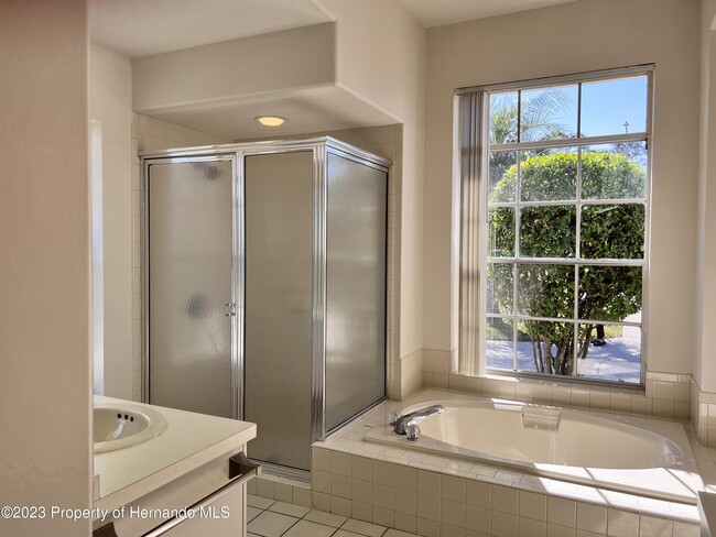 Building Photo - 9369 Ashley Dr