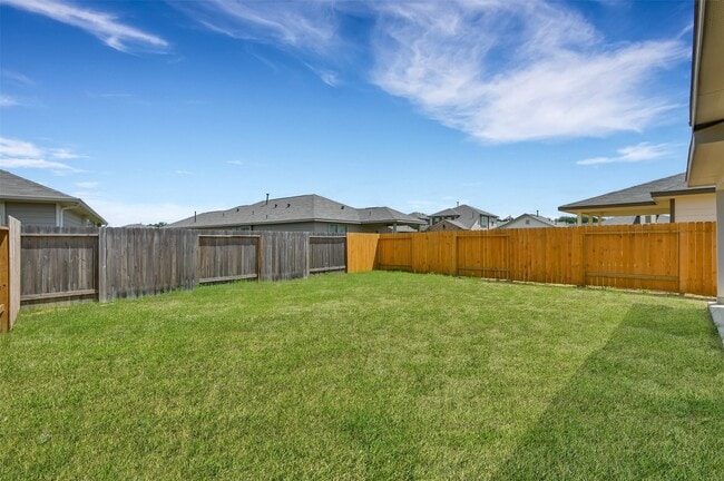 Building Photo - 16609 Merry Pines Dr