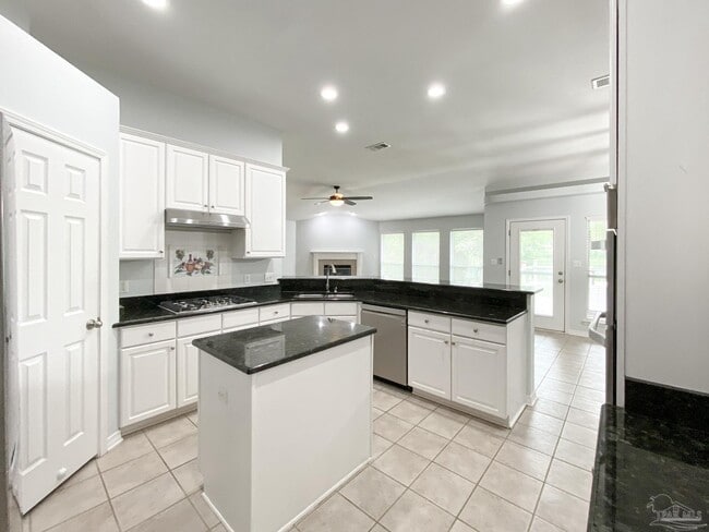 Building Photo - 9678 Westgate Cir
