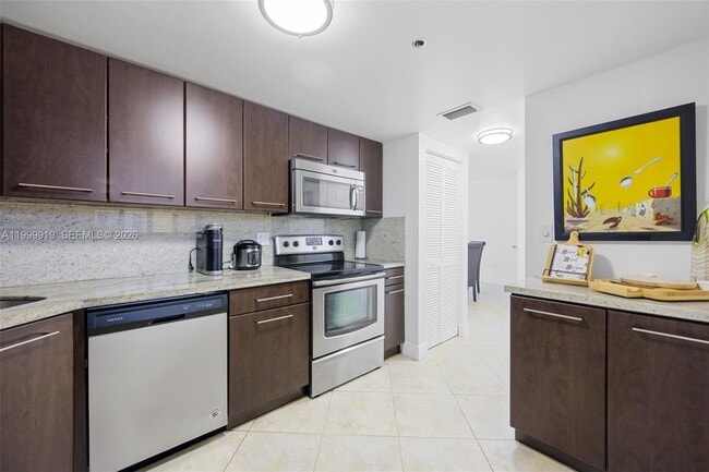 Building Photo - 8888 Collins Ave