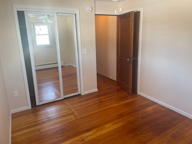 Building Photo - 207 NW Frank Ave