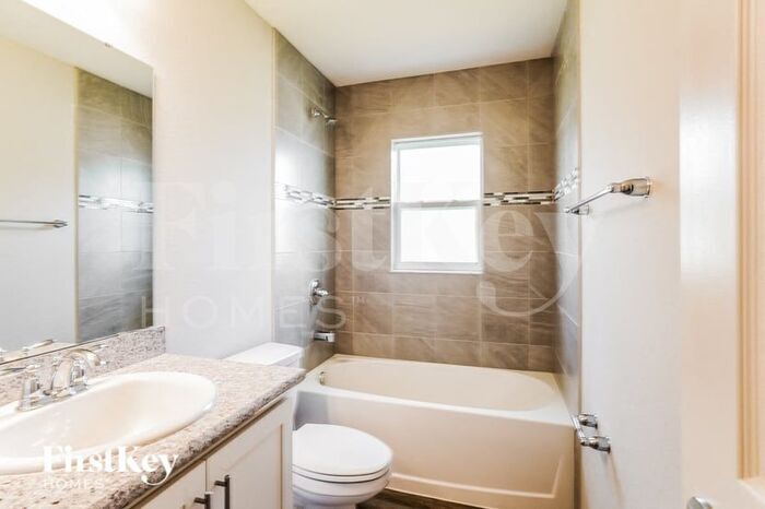 Building Photo - 121 Foxtail Loop
