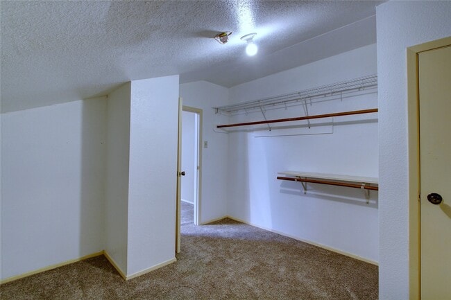 Building Photo - 12220 Copper Tree Pvt Ln