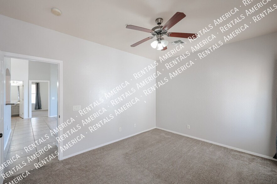 Building Photo - 2950 W Louise Dr