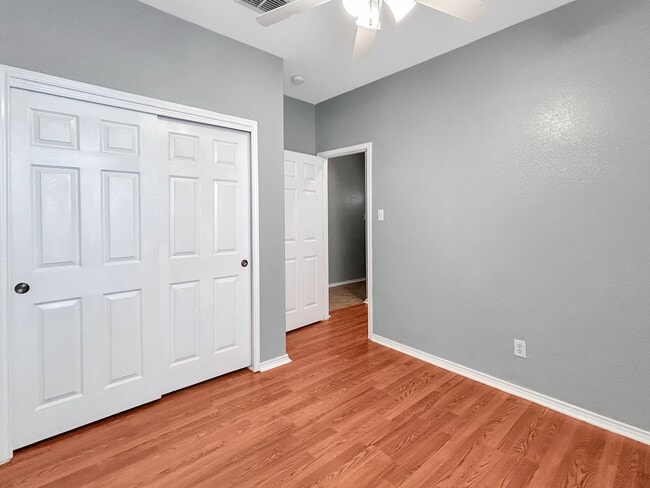 Building Photo - Alamo Ranch 3/2 + Flex Space, Stainless Appliances & 2-Car Garage