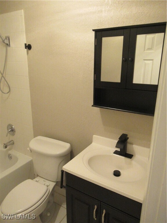 Building Photo - 4605 Bayshore Dr