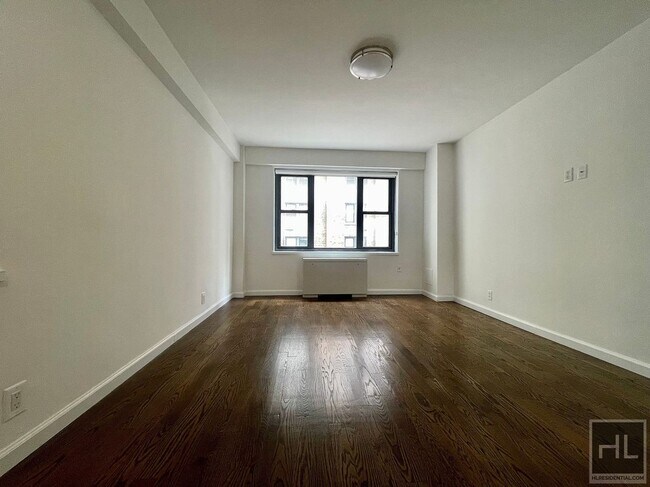 Building Photo - EAST 56 STREET
