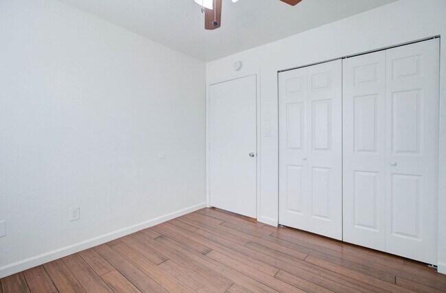 Building Photo - 1501 E Roosevelt St