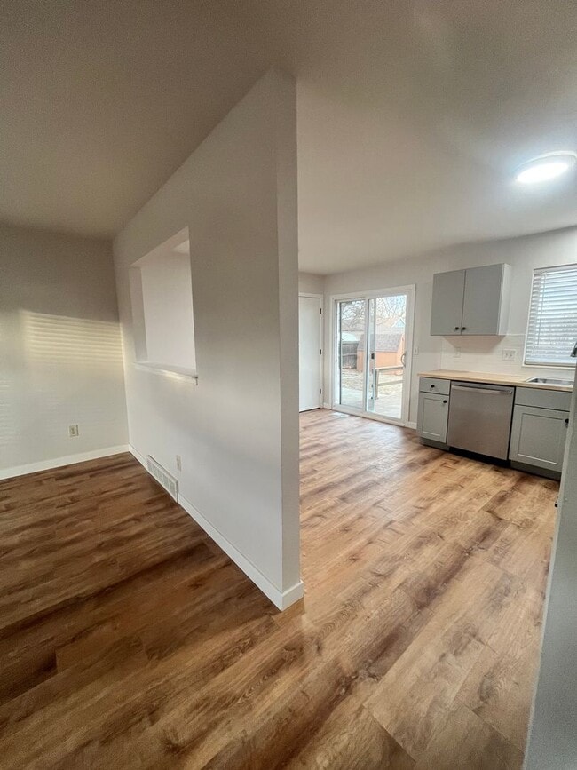 Building Photo - Fresh, Contemporary Remodel with Solar, Walk-In Closets & Great Outdoor Space