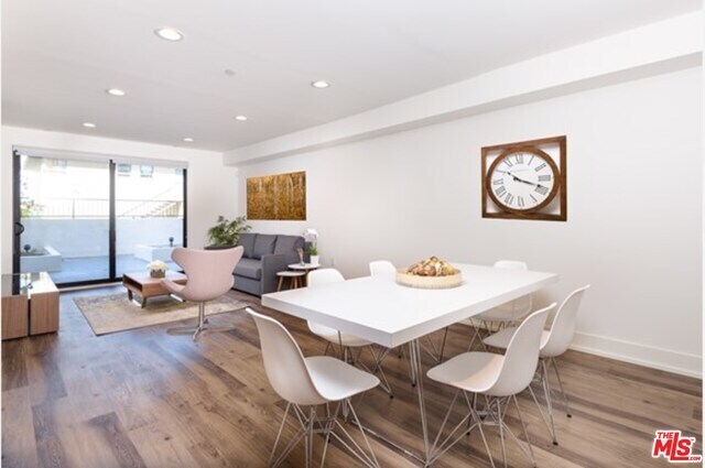 Building Photo - 807 N Hudson Ave