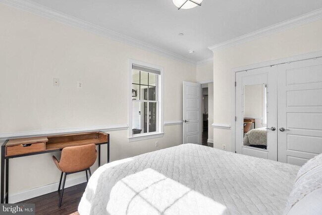 Building Photo - 17601 Crystal Spring Terrace
